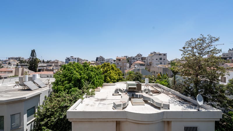 אין עוד דירה כזו בשוק – שקט מושלם בלב המרכז!