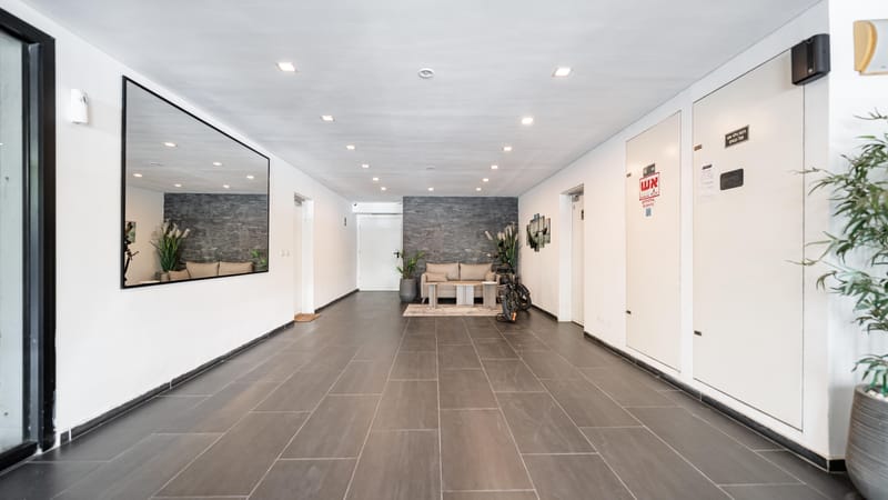 אין עוד דירה כזו בשוק – שקט מושלם בלב המרכז!