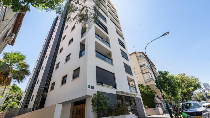 אין עוד דירה כזו בשוק – שקט מושלם בלב המרכז!