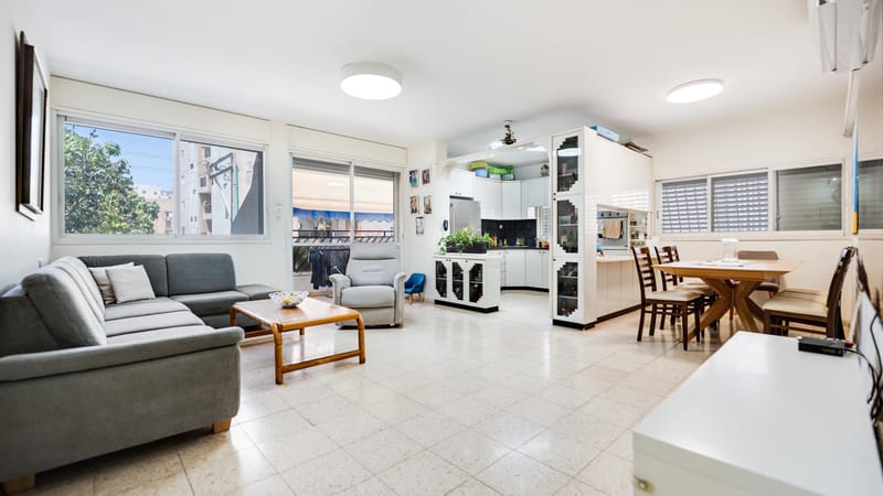 דירת 5 חדרים בגודל של פעם!