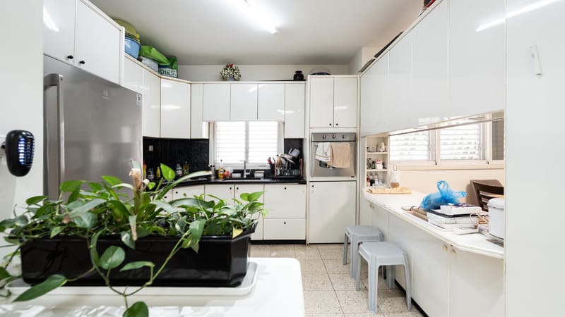 דירת 5 חדרים בגודל של פעם!