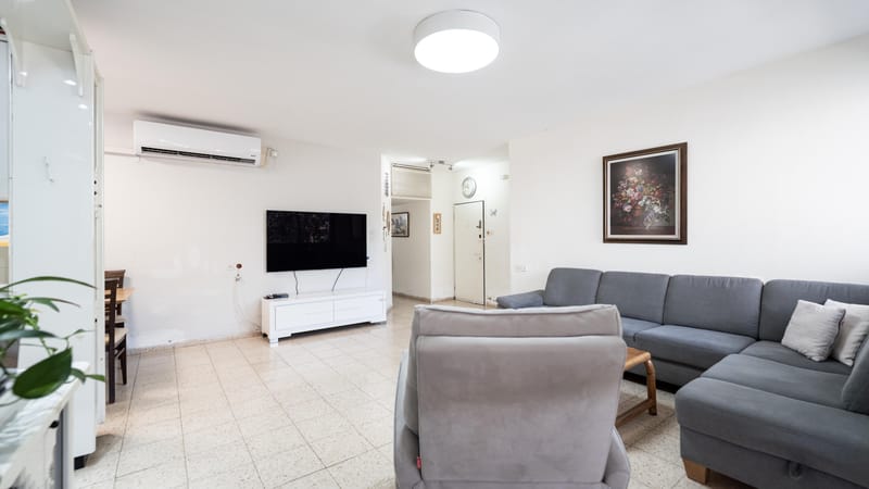 דירת 5 חדרים בגודל של פעם!