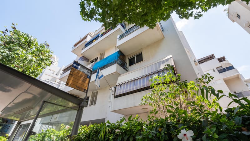 דירת 5 חדרים בגודל של פעם!