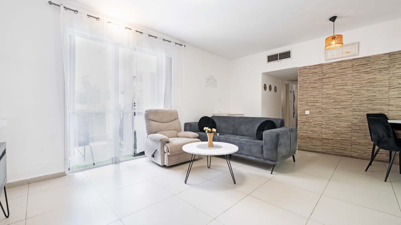 למכירה | דירת 4 חד׳ | רח׳ נווה יהושוע, ר״ג