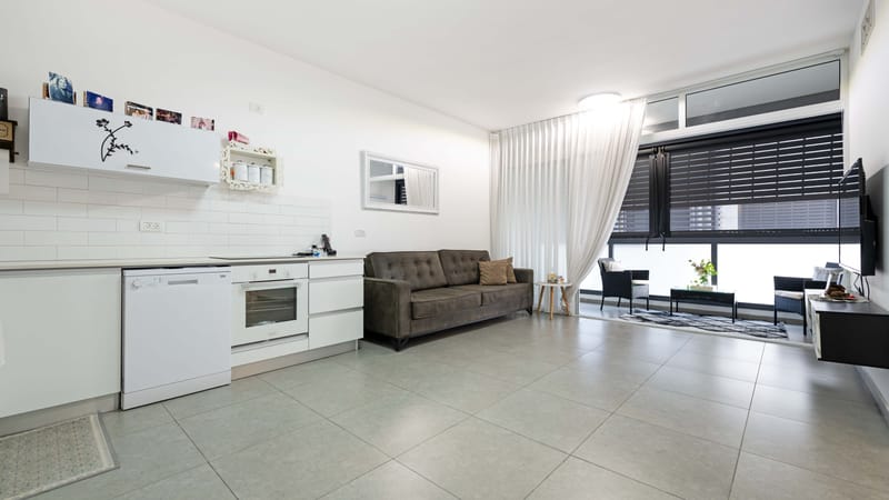 דירת 4 חדרים בבניין חדיש ברחוב תל חי- ר״ג בפחות מ-2,800,000 ₪ !