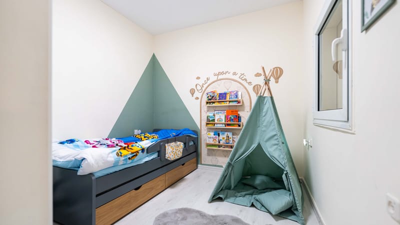 דירת 4 חדרים במקור שהוסבה ל3 | רחוב פנקס, ר״ג