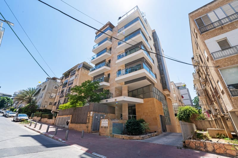 למכירה - 3.5 חדרים - רח' הסנה, שכ' יד לבנים, ר"ג