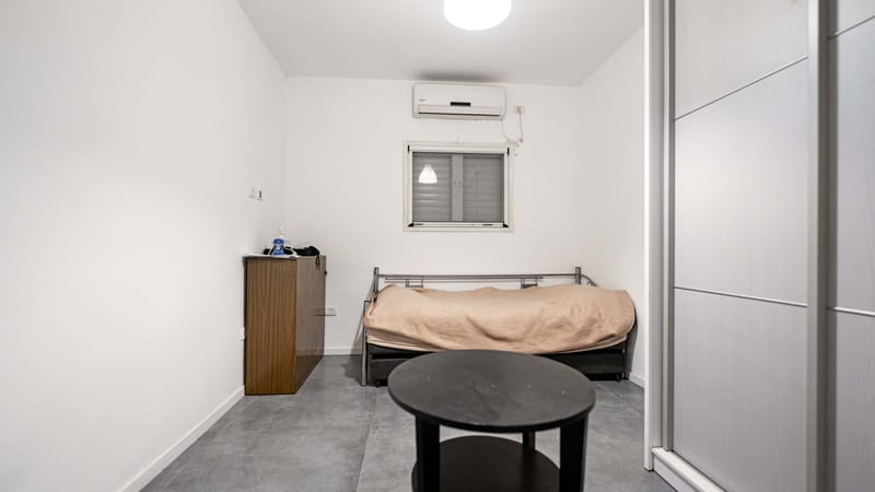 דירת 4 חדרים עם מעלית וחנייה במחיר מטורף!