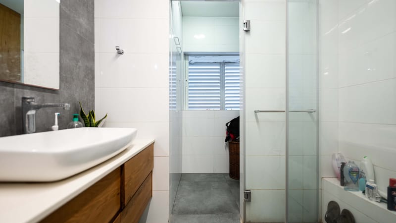 דירת 4 חדרים עם מעלית וחנייה במחיר מטורף!