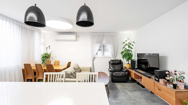 דירת 4 חדרים עם מעלית וחנייה במחיר מטורף!