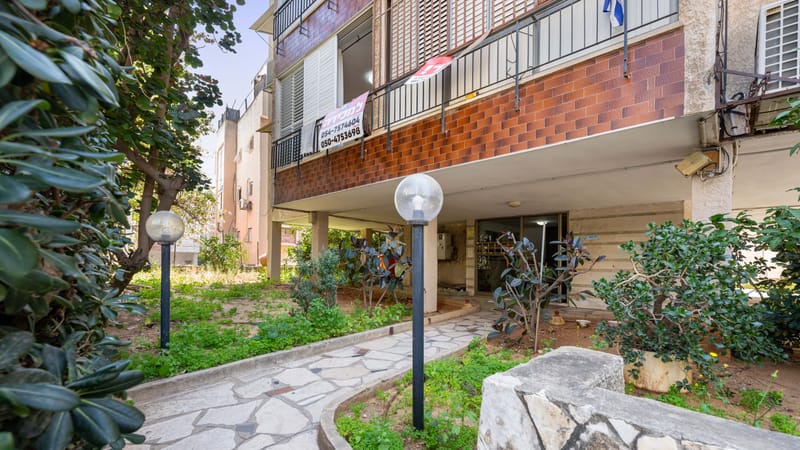 למכירה ברחוב בר יוחאי השקט בשכונת נגבה ברמת גן 