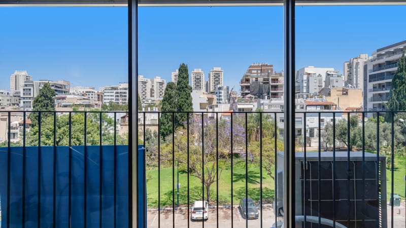 במקור דירת 2.5 חד שהוסבה ל-2 חדרים