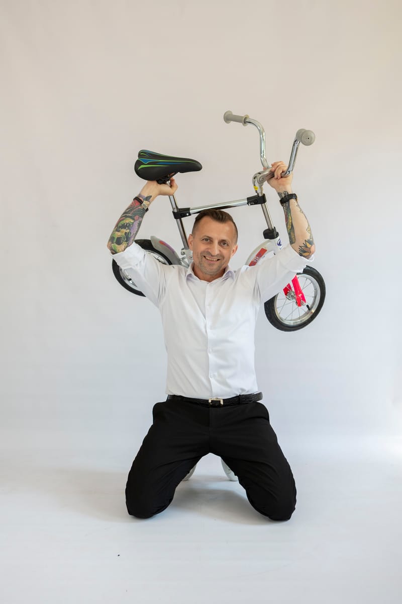 Wyścigi na małych rowerkach!