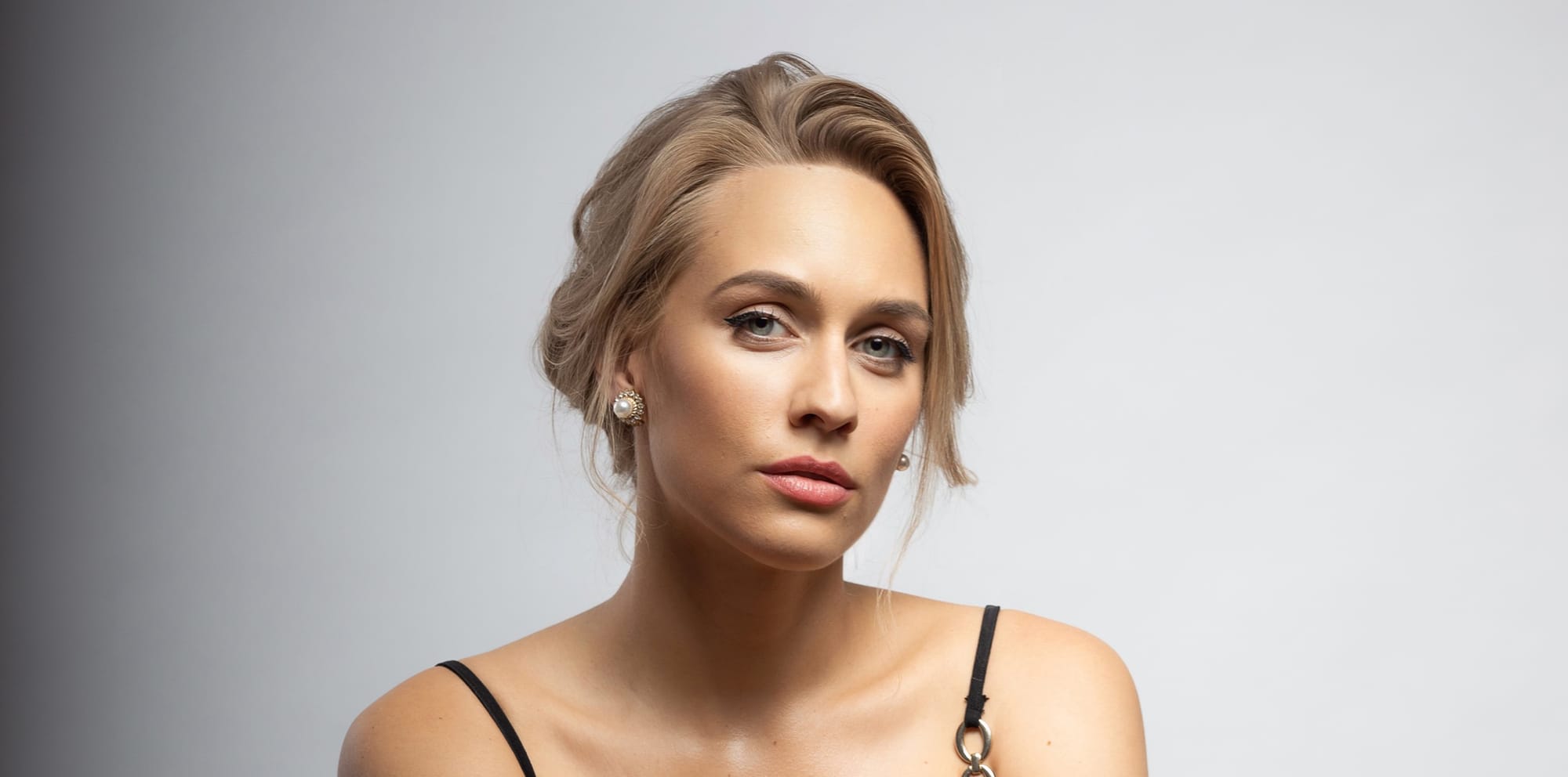 SÁRA MILFAJTOVÁ V KOSTEL SV. JANA NEPOMUCKÉHO NEMANICE