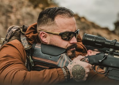 יצאנו לשטח: עדשות ייעודיות לירי – הצבעים, התקנים והדגמים שעושים את ההבדל