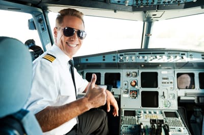 משקפי שמש טייסים מומלצים: איך לבחור Aviator ו־Navigator איכותיים לגברים ולנשים