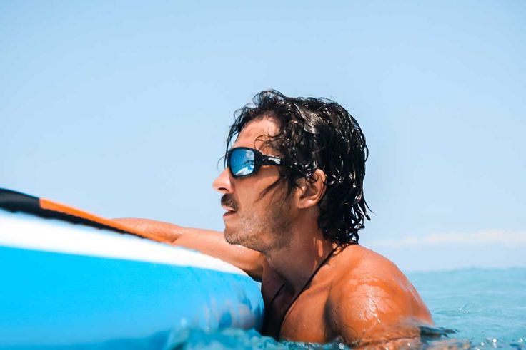 דגם FLO מבית LiP Sunglasses מושלם לספורט ימי קל כמו חתירה ושיט, עם עדשות Levante Polarized המספקות ציפויים דוחי מים, שמן ושריטות.