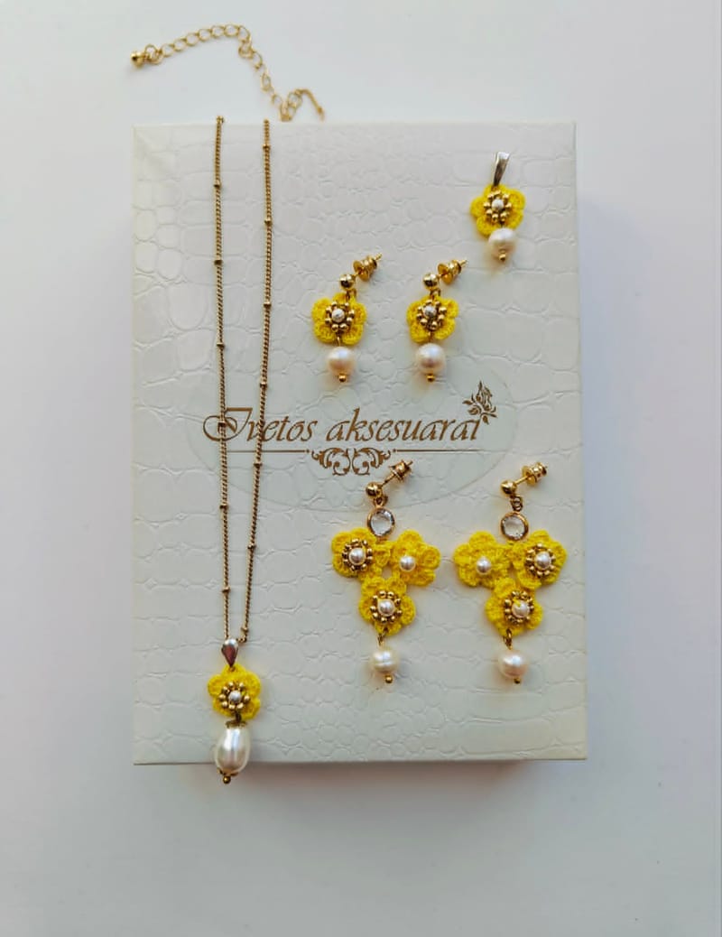 Jeweler artist Ivetos AKSESUARAI portfolio "Flowers of life" 2026