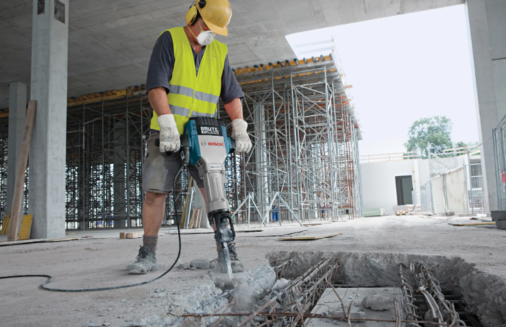 تكسير الاسطح الخرسانية