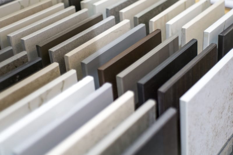 בחירת חומרים וגימור