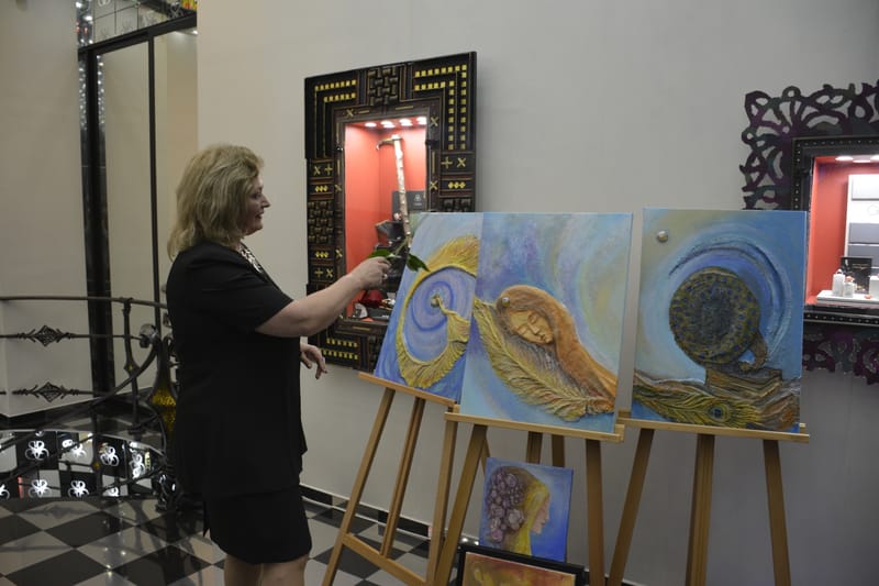 Ferestrele Marianei Pachis – expoziția de la Galeriile Sabion