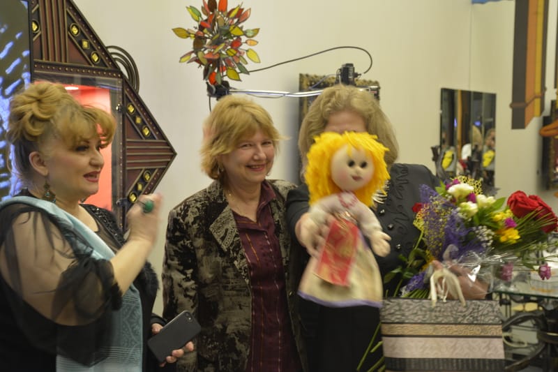 Ferestrele Marianei Pachis – expoziția de la Galeriile Sabion