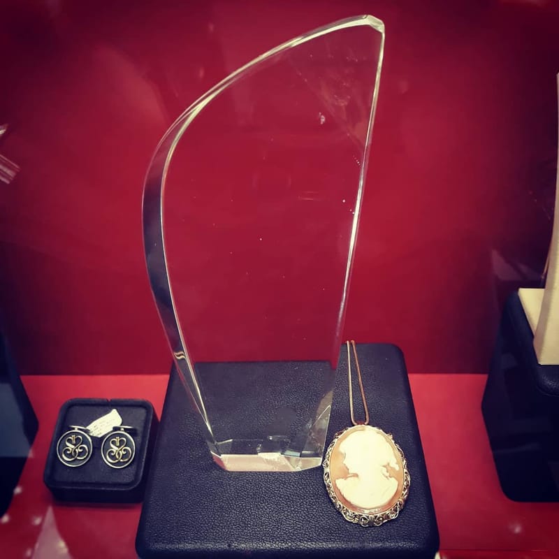 Expoziții lucrări opalin, flint, cuarț