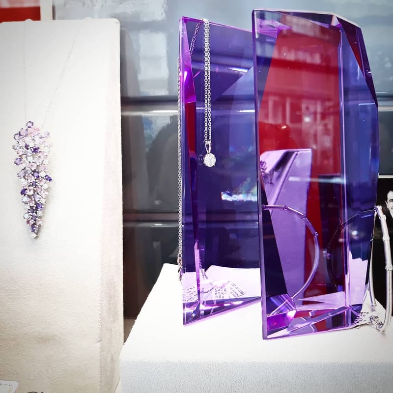 Expoziții lucrări opalin, flint, cuarț