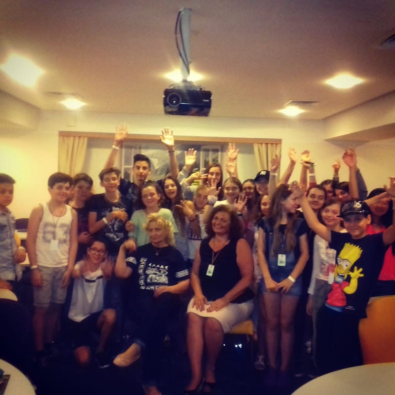 Tabără de Artă, Afaceri & Autocunoaștere -  Scriere creativă cu poveste schițată in nisip ca un storyboard