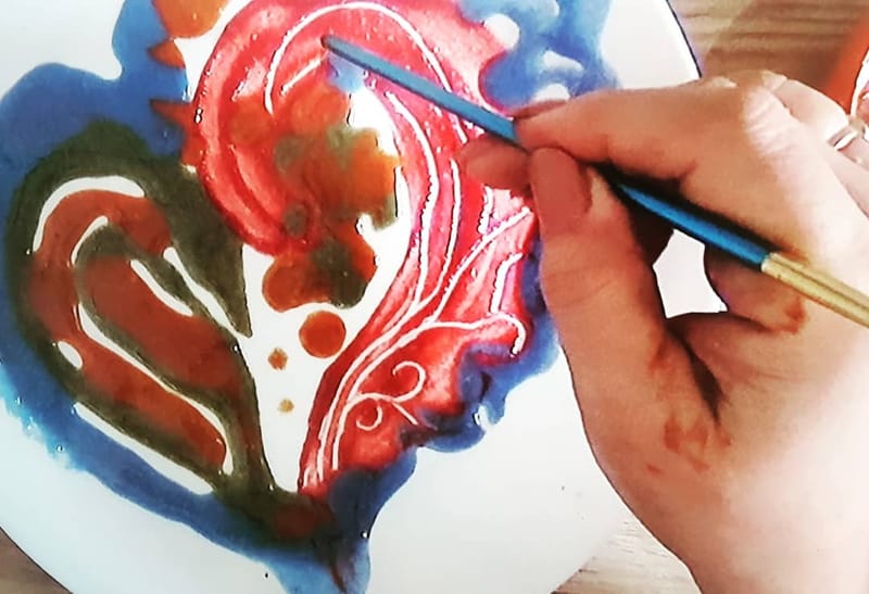 Ciocolata, nisipul și alte materiale. Metode neconvențională de scriere, caligrafie, desen