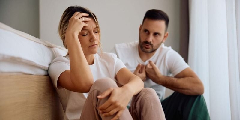 האם ניתן לשקם משבר אמון בזוגיות?