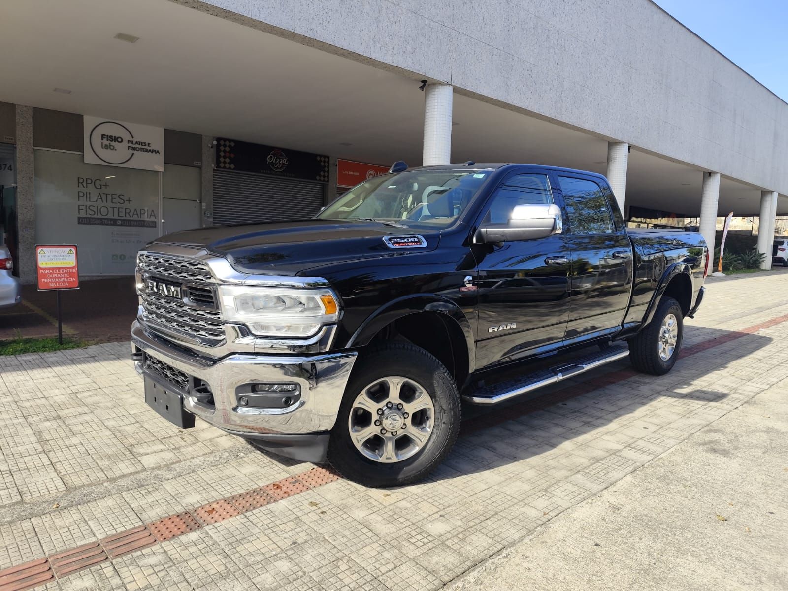 DOGDE RAM LARAMIE 2500 2021