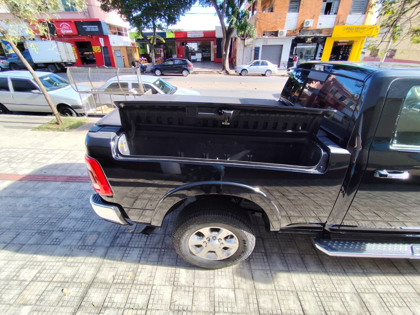 DOGDE RAM LARAMIE 2500 2021