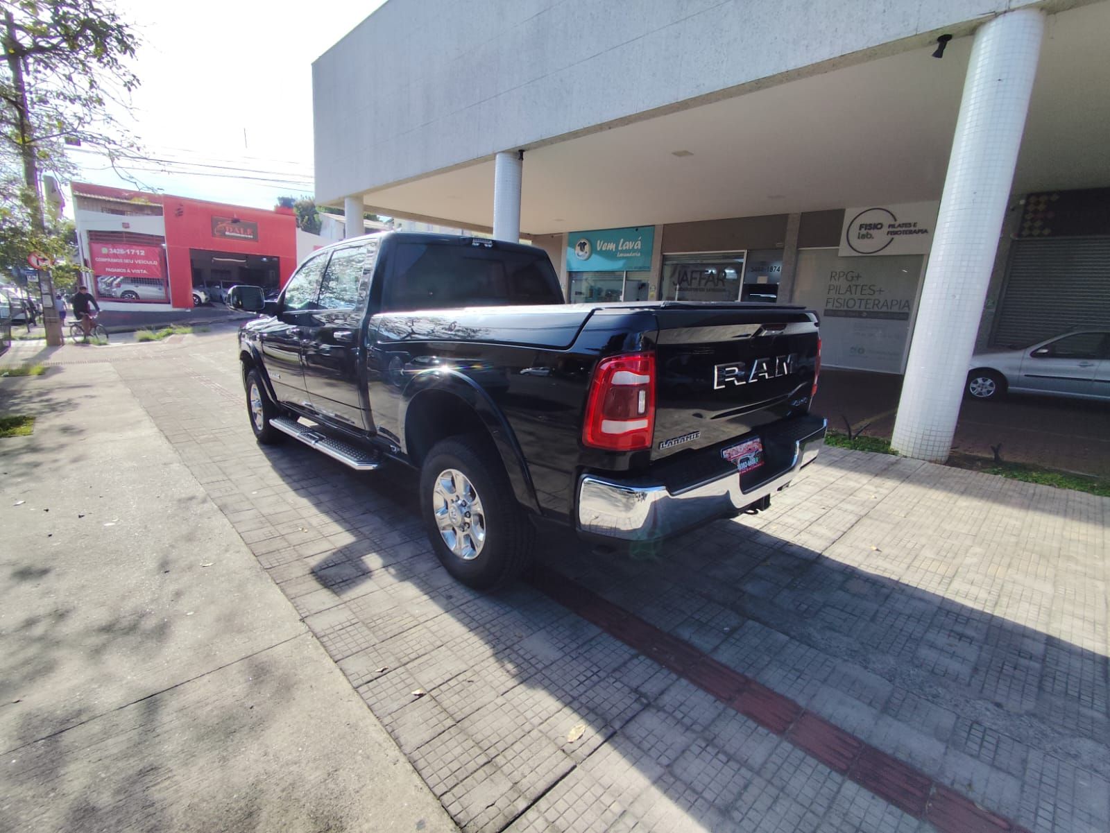 DOGDE RAM LARAMIE 2500 2021