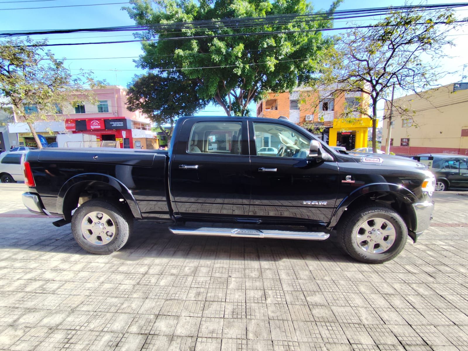 DOGDE RAM LARAMIE 2500 2021