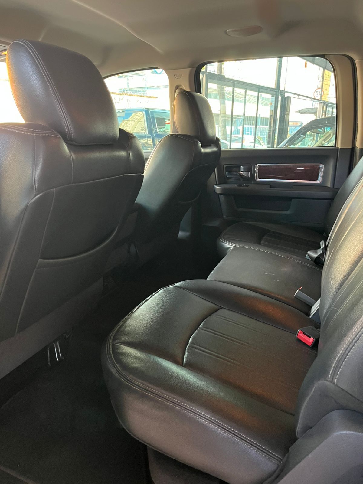 DOGDE RAM 2012 LARAMIE