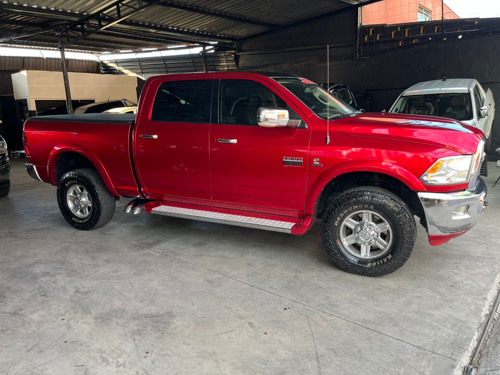 DOGDE RAM 2012 LARAMIE