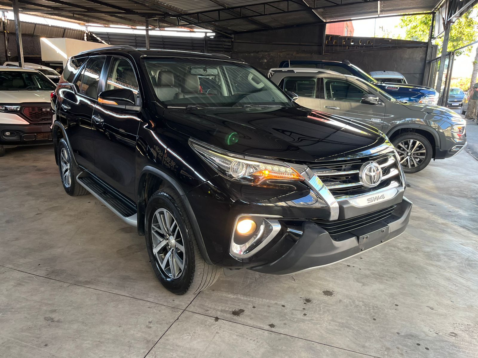 TOYOTA SW4 SRX 2017 DIESEL 4X4 7 LUGARES