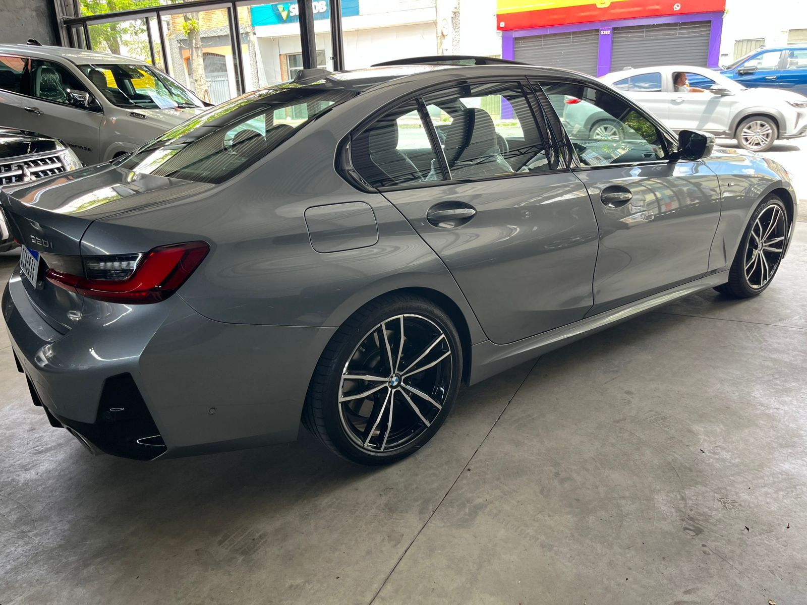BMW 320i M SPORT