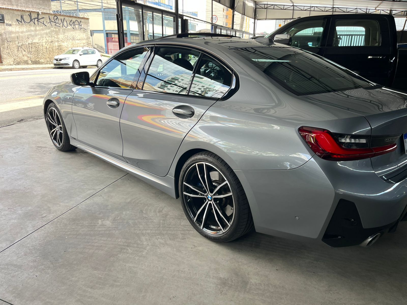 BMW 320i M SPORT
