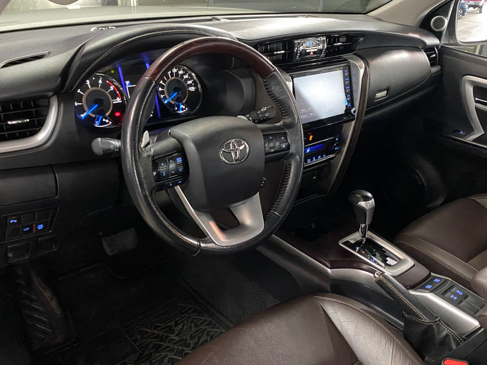 TOYOTA HILUX SW4 SRX 2020