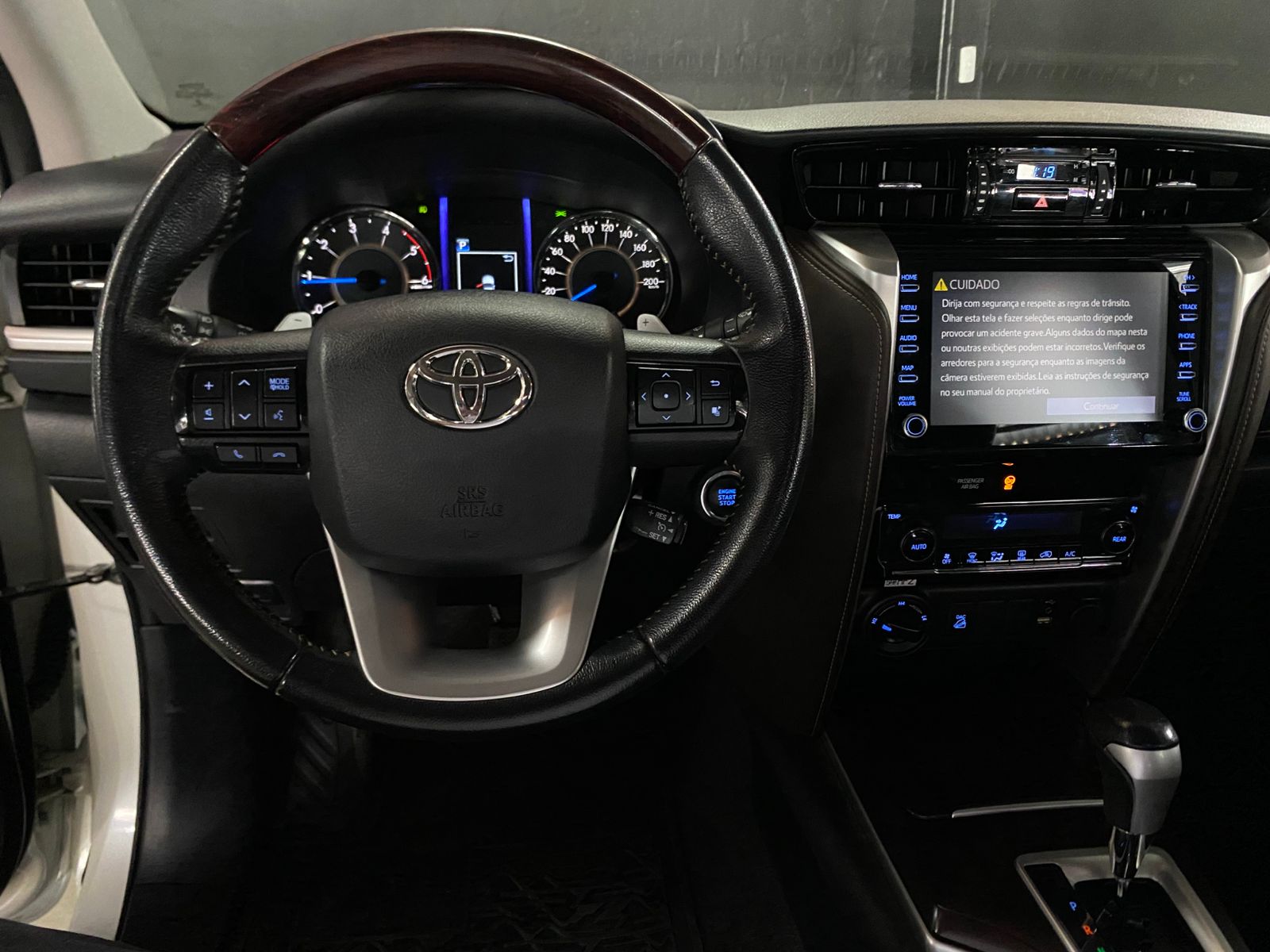 TOYOTA HILUX SW4 SRX 2020