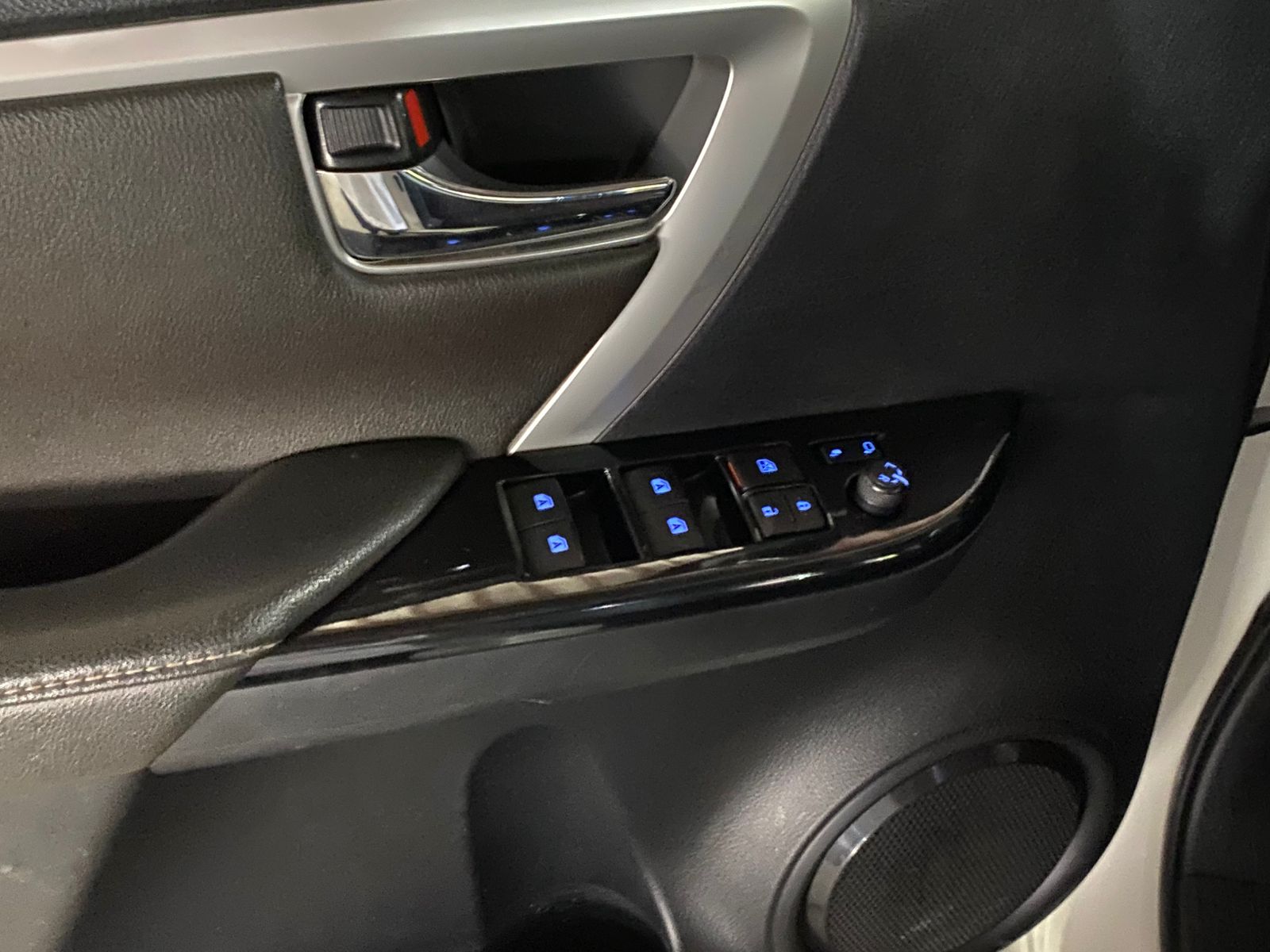 TOYOTA HILUX SW4 SRX 2020