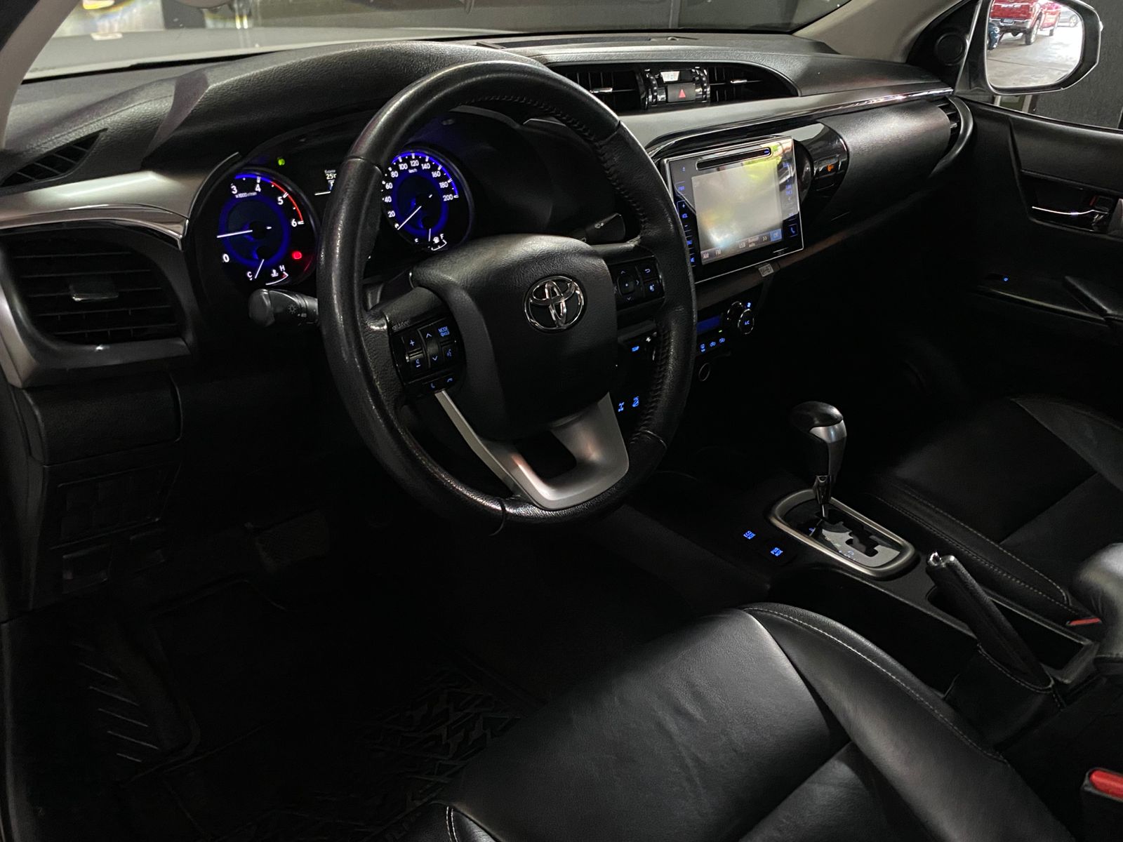 TOYOTA HILLUX SRX 2017 EXTREMAMENTE NOVA 