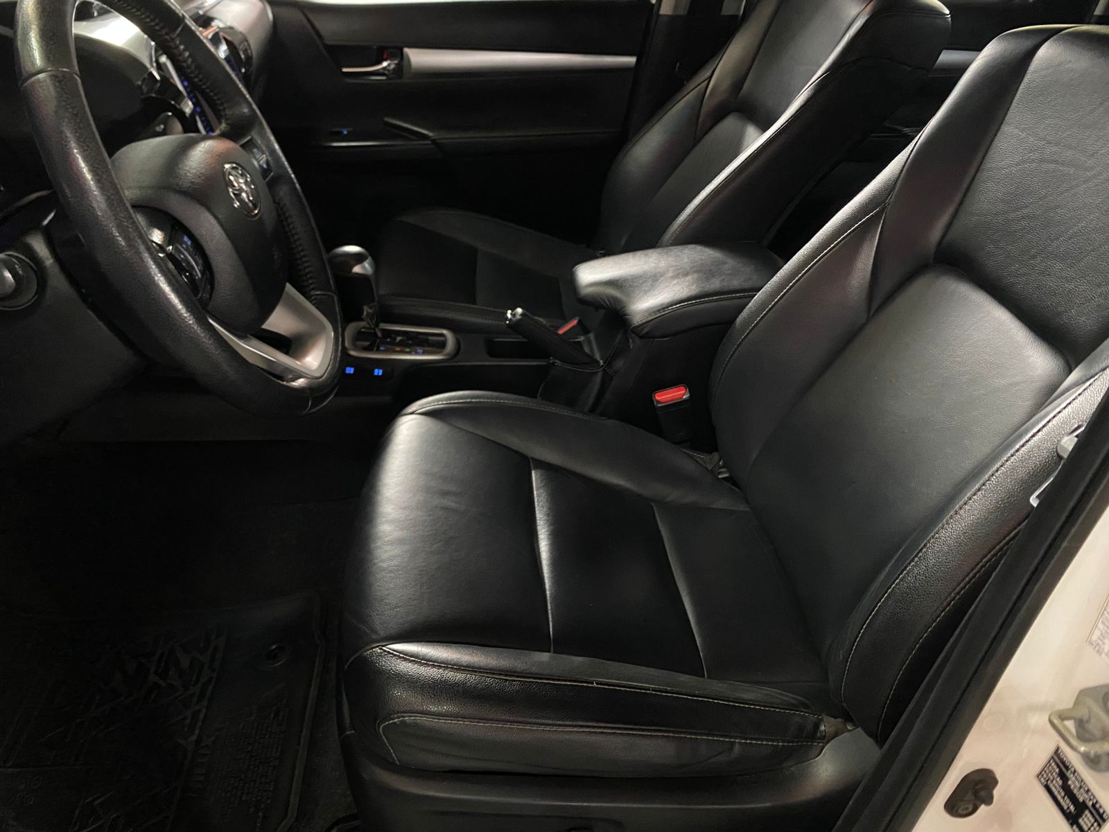 TOYOTA HILLUX SRX 2017 EXTREMAMENTE NOVA 