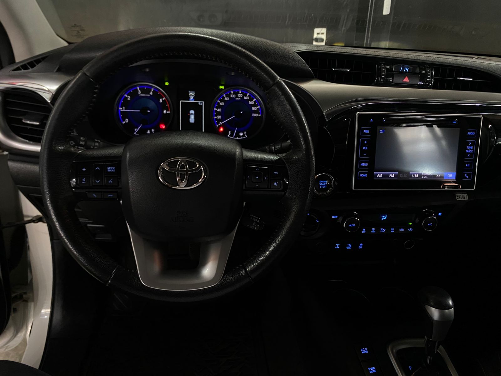 TOYOTA HILLUX SRX 2017 EXTREMAMENTE NOVA 