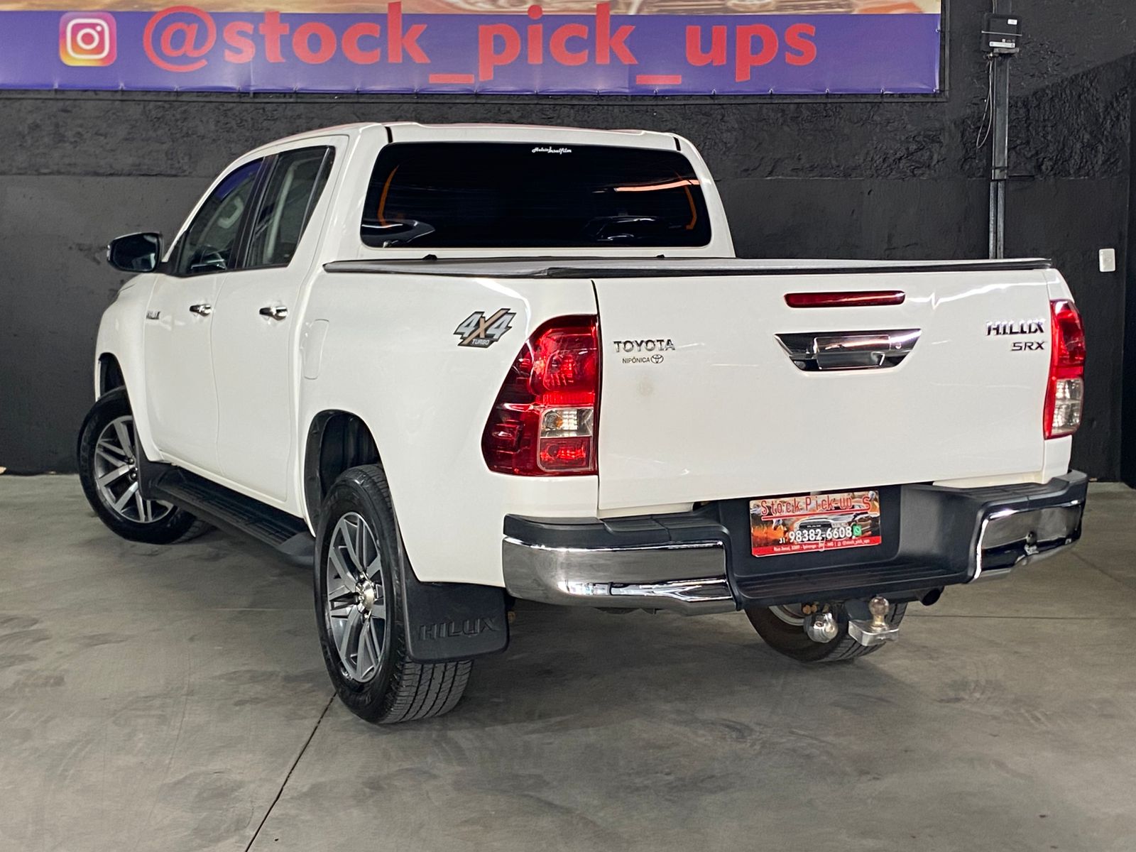 TOYOTA HILLUX SRX 2017 EXTREMAMENTE NOVA 