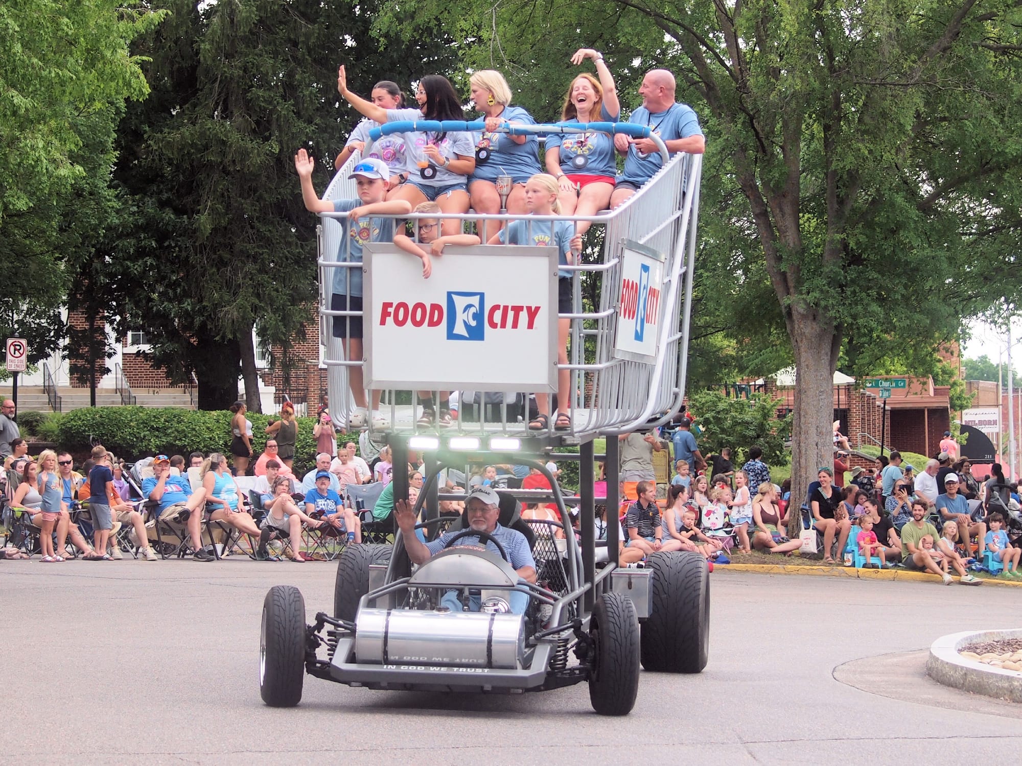 2025 Kingsport Fun Fest Parade, Kingsport, TN [Photo: S Cobaugh]