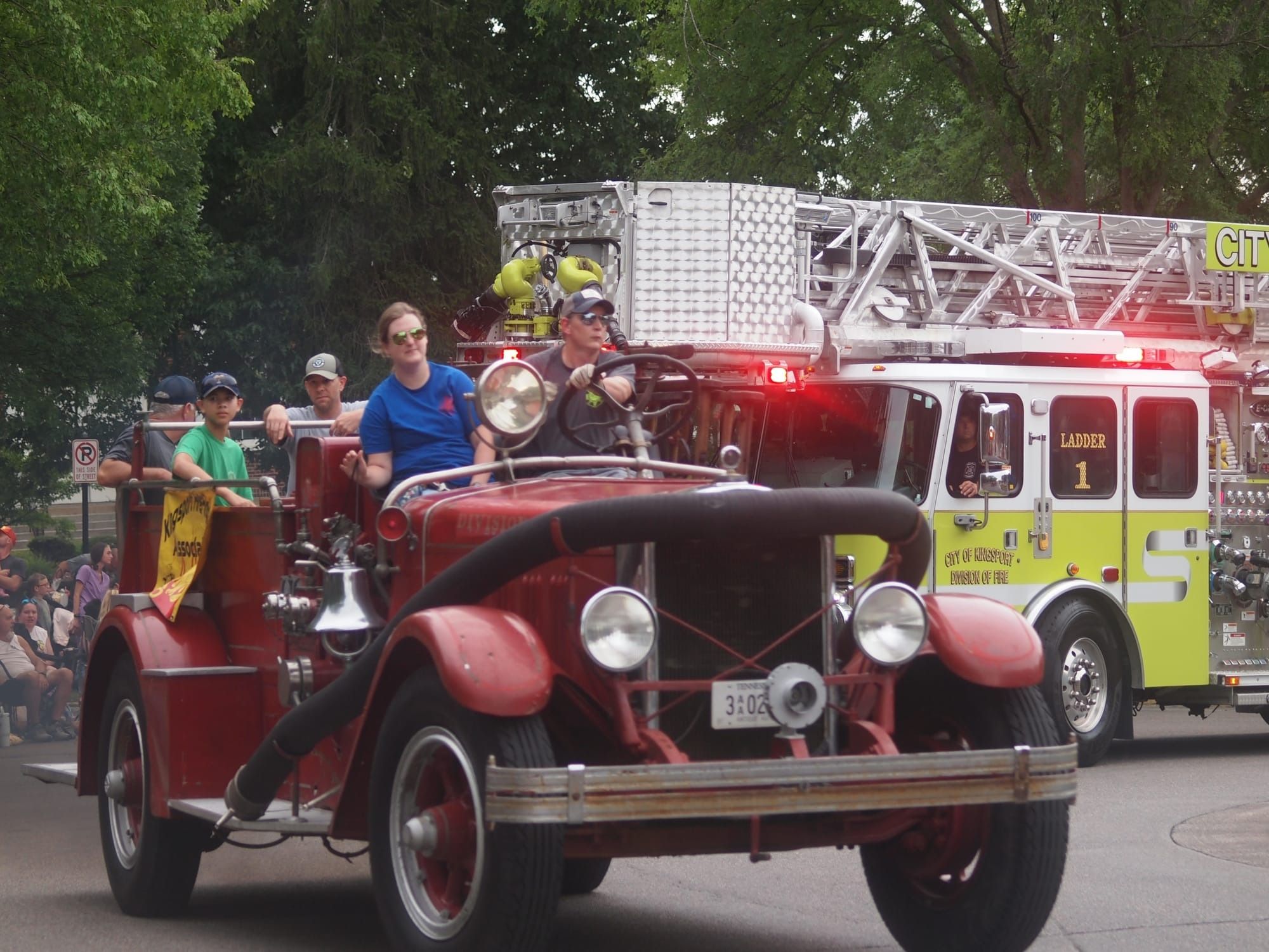 2025 Kingsport Fun Fest Parade, Kingsport, TN [Photo: S Cobaugh]