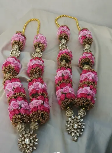 The Perfect Artificial Wedding Garlands